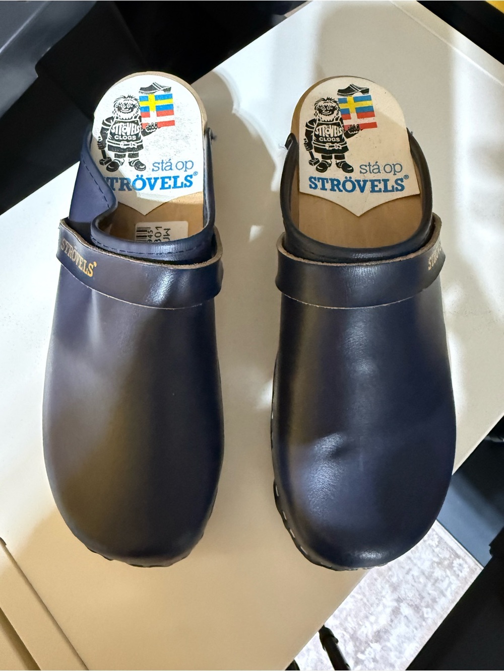 Strovels Women's Navy Leather Clogs